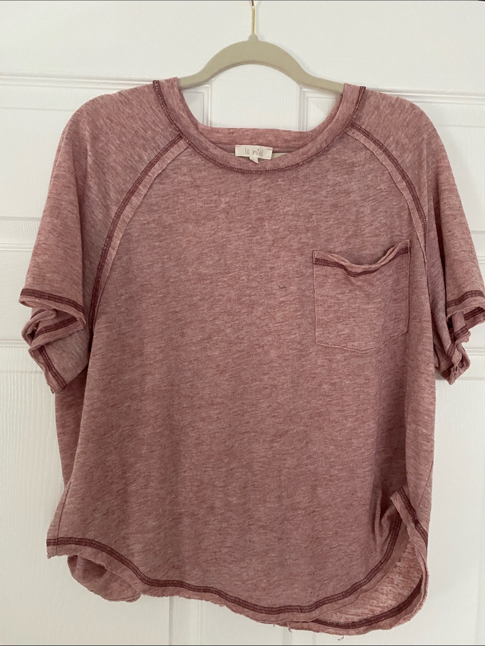 Women’s Casual Pocket Tee in Mauve